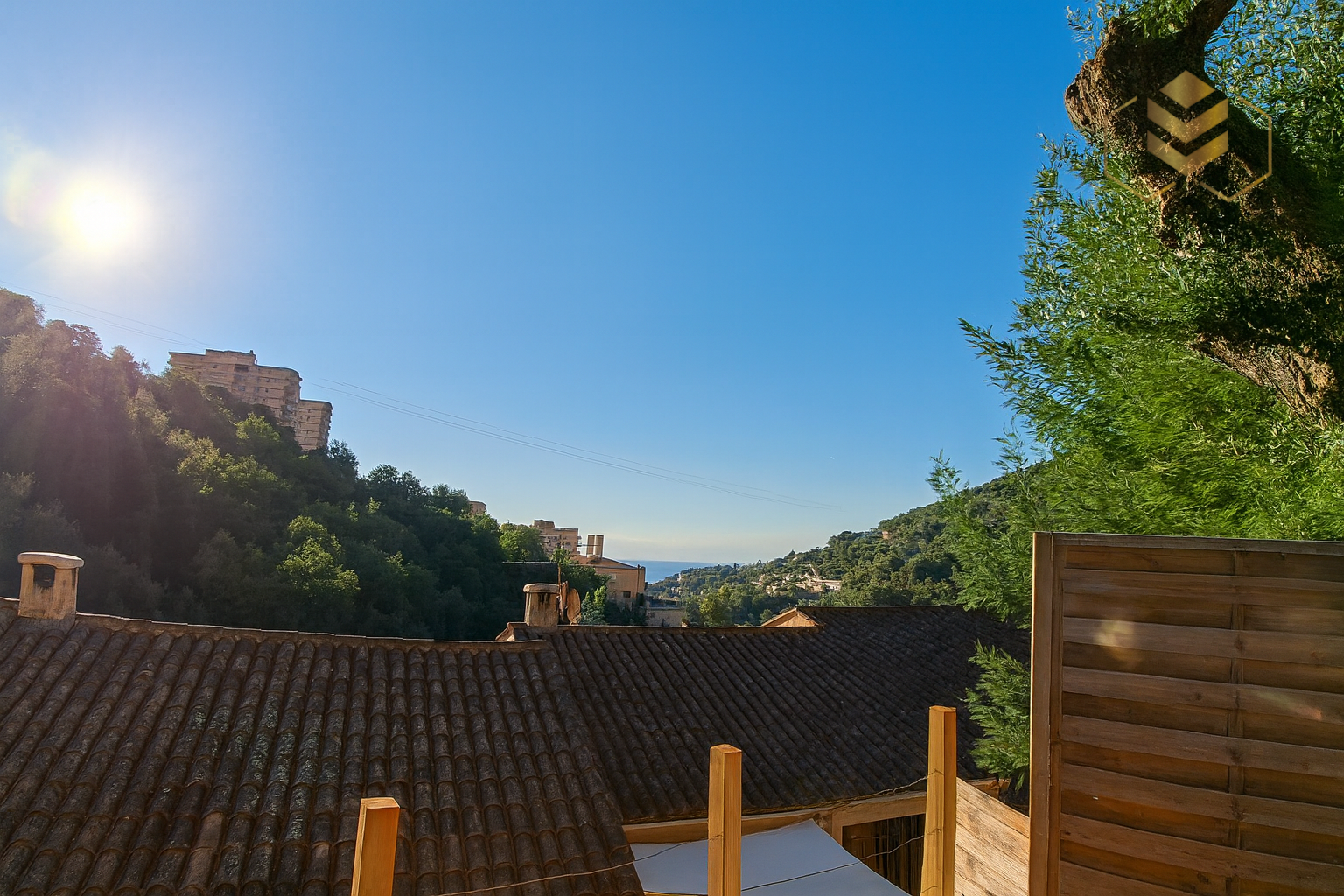 Agence immobilière de L & SO Côte d'Azur  / SOPHIE PARIS