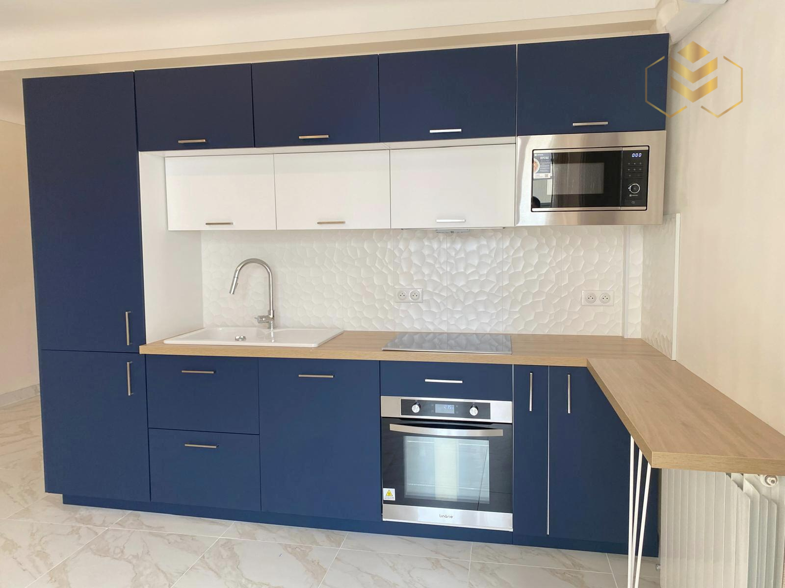 Agence immobilière de L & SO Côte d'Azur  / SOPHIE PARIS