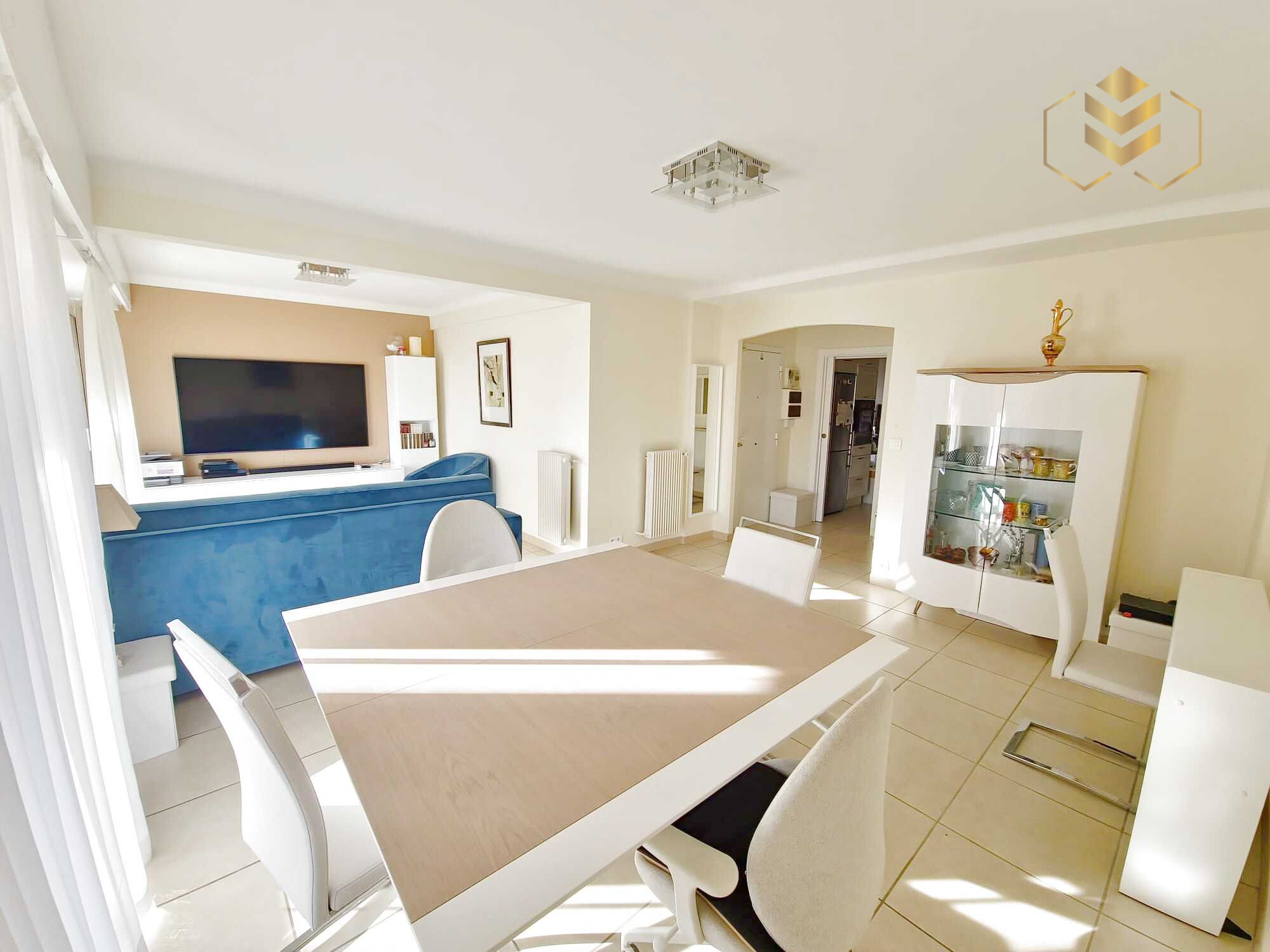 Agence immobilière de L & SO Côte d'Azur  / SOPHIE PARIS