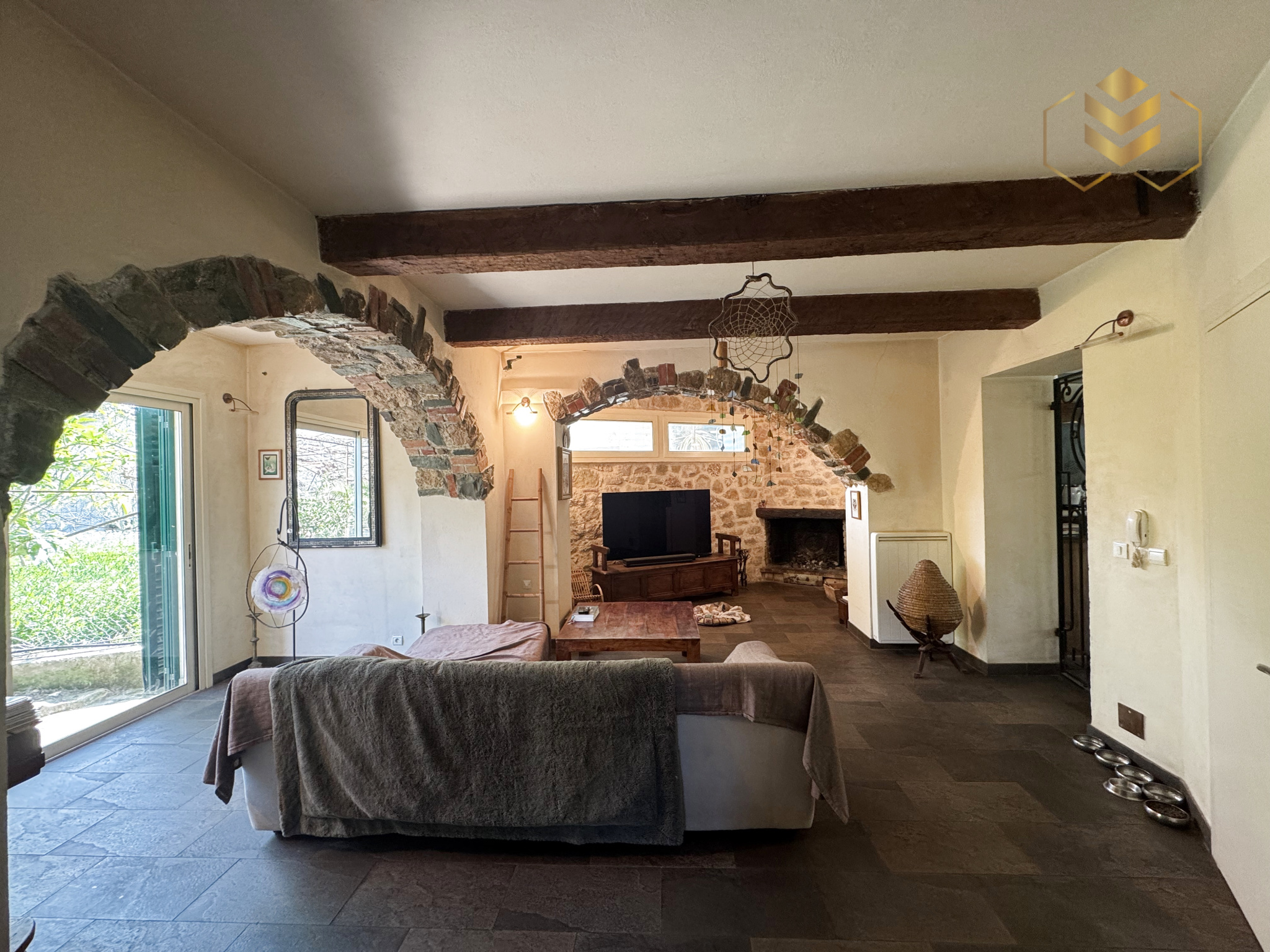 Agence immobilière de L & SO Côte d'Azur  / SOPHIE PARIS