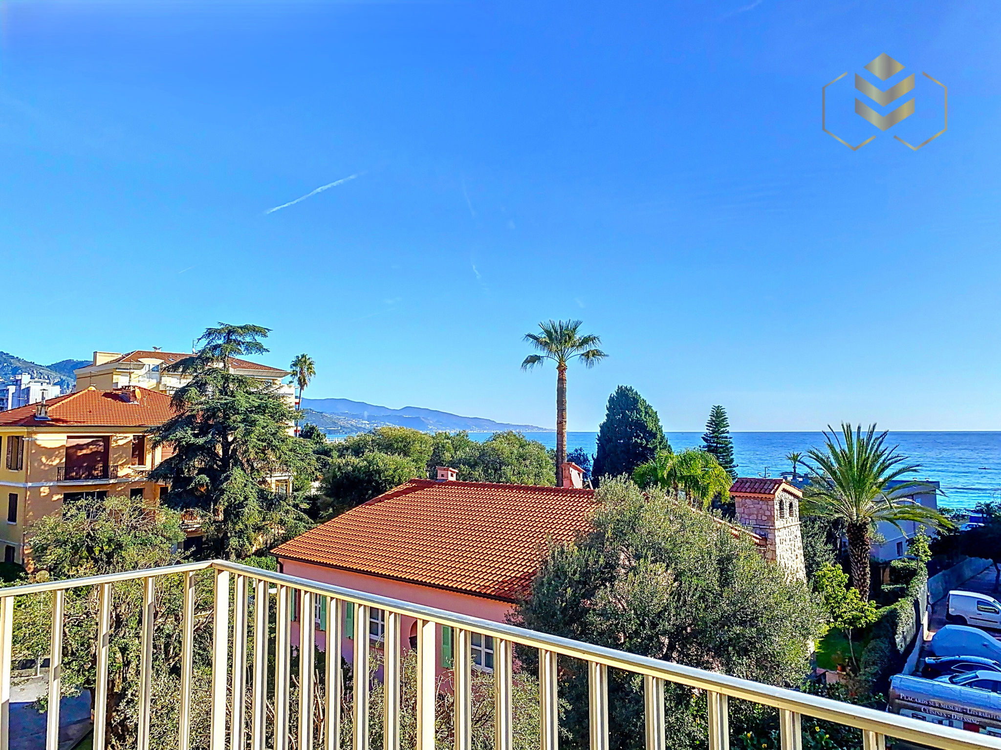 Agence immobilière de L & SO Côte d'Azur  / SOPHIE PARIS