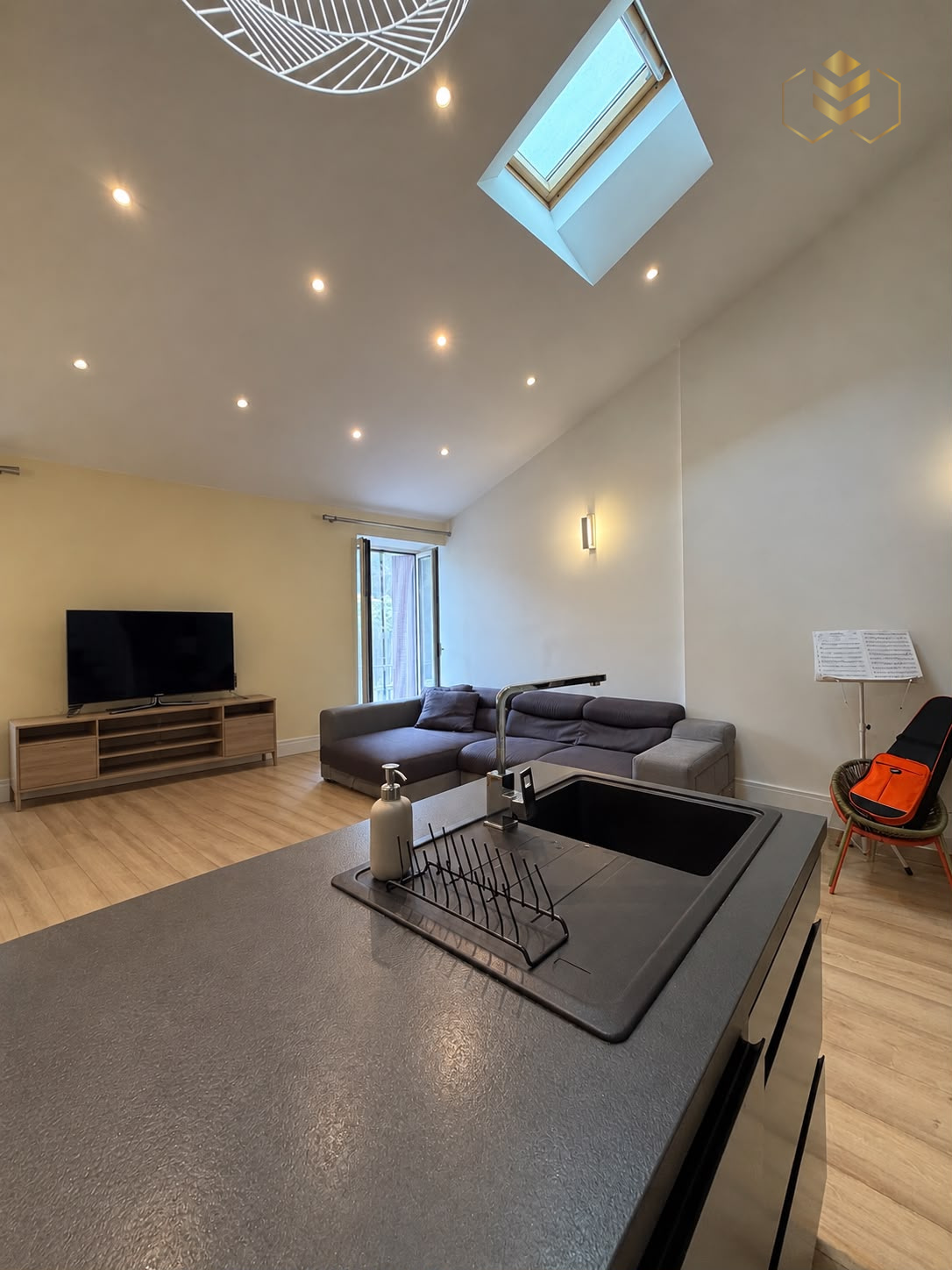 Agence immobilière de L & SO Côte d'Azur  / SOPHIE PARIS