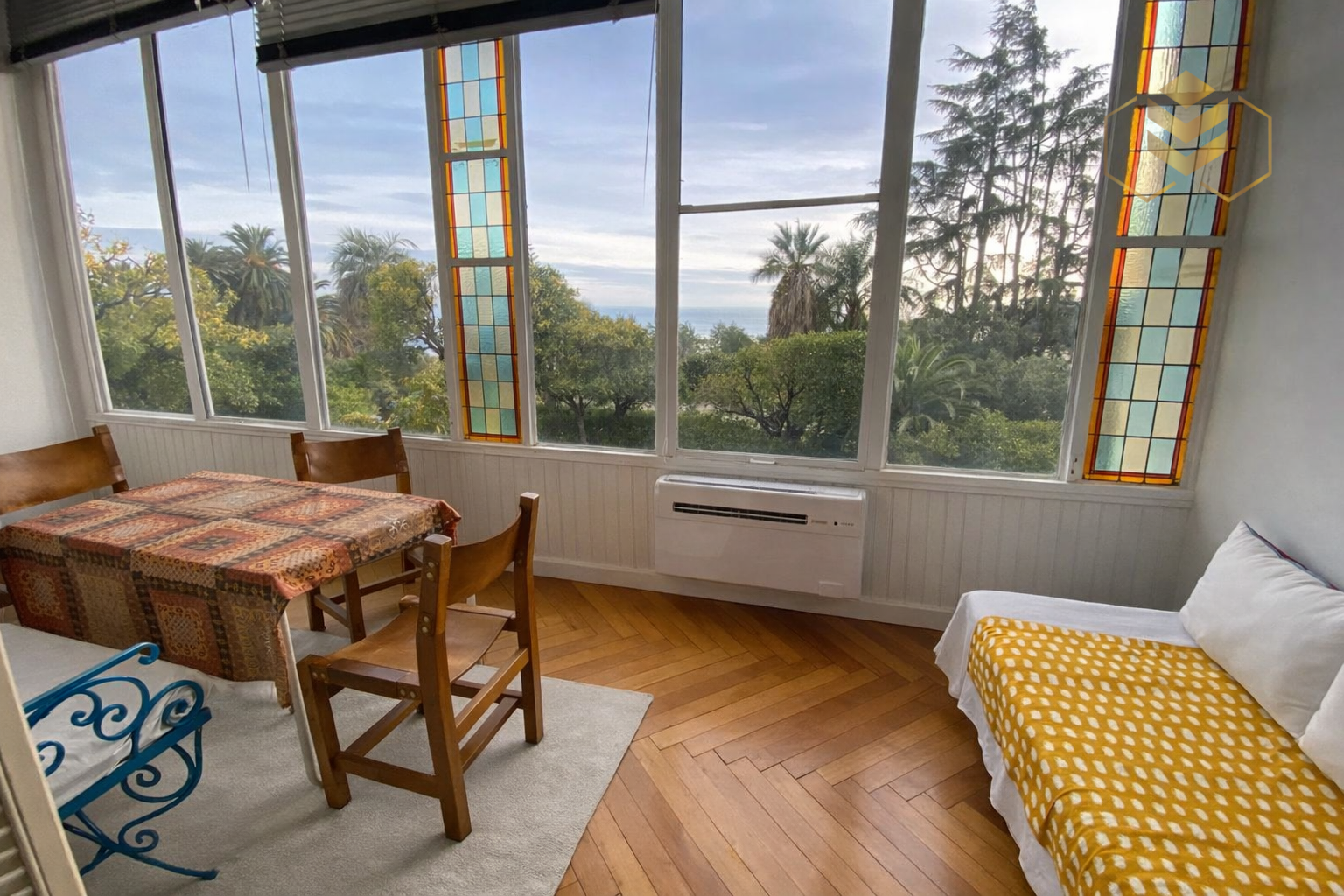 Agence immobilière de L & SO Côte d'Azur  / SOPHIE PARIS