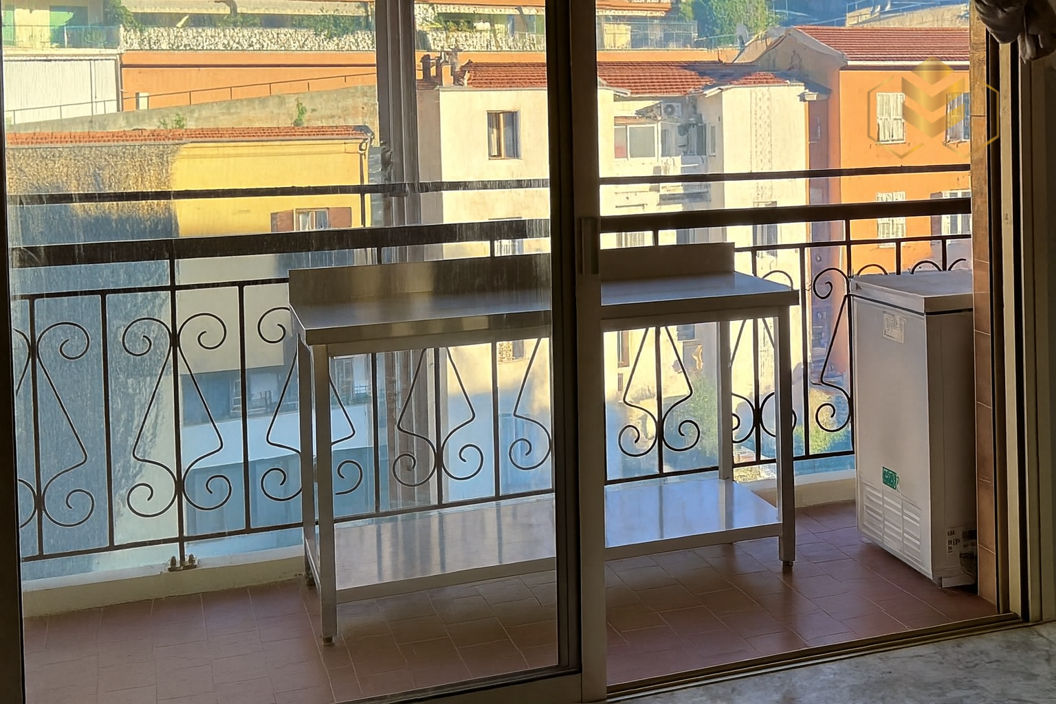 Agence immobilière de L & SO Côte d'Azur  / SOPHIE PARIS